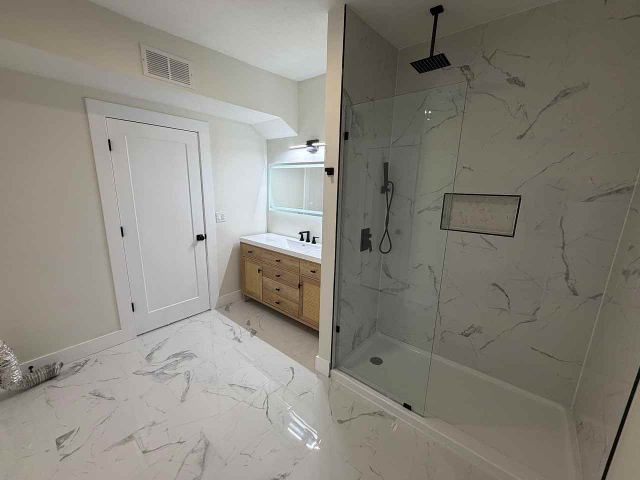 1434 E 18th St - Photo 6 of 15