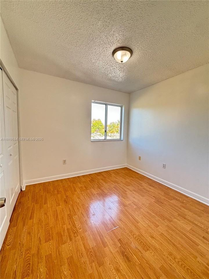 21339 Southwest 87th Court - Photo 2 of 37