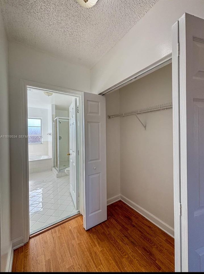 21339 Southwest 87th Court - Photo 3 of 37