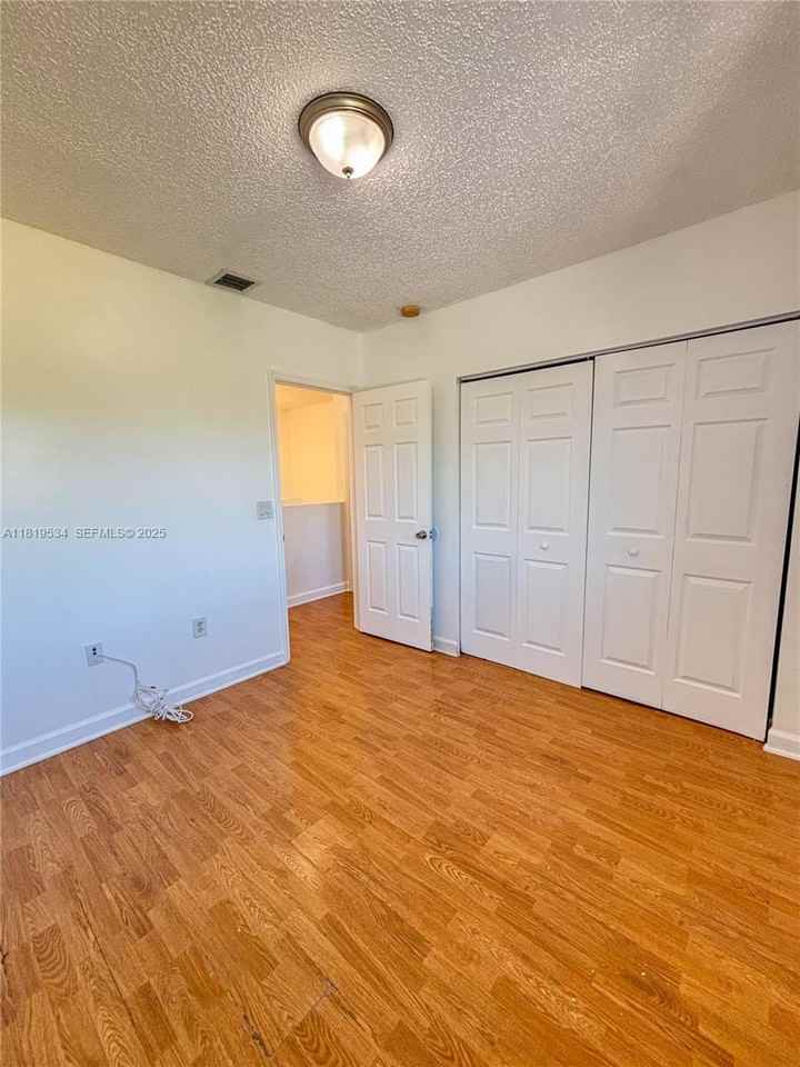 21339 Southwest 87th Court - Photo 4 of 37