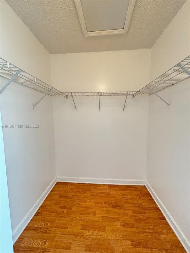 21339 Southwest 87th Court - Photo 7 of 37