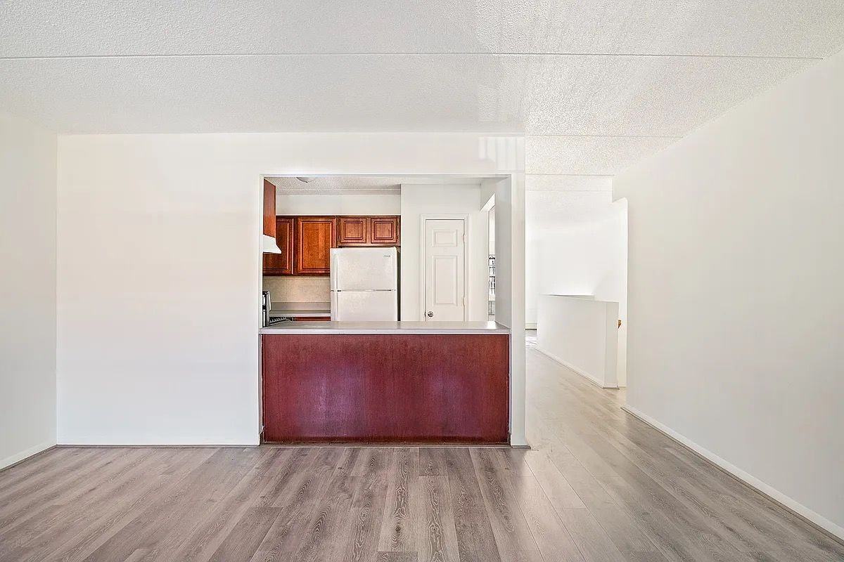 482 Central Ave - Photo 2 of 9