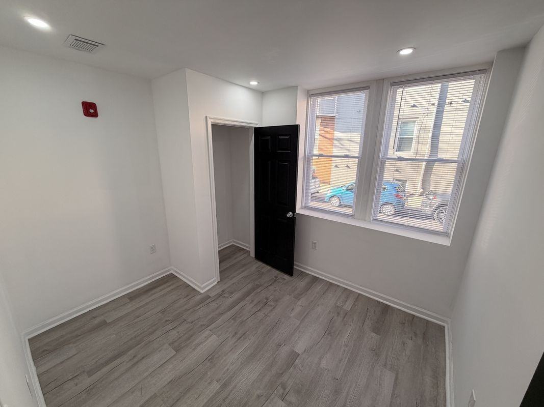 1621 N 33rd St - Photo 6 of 11