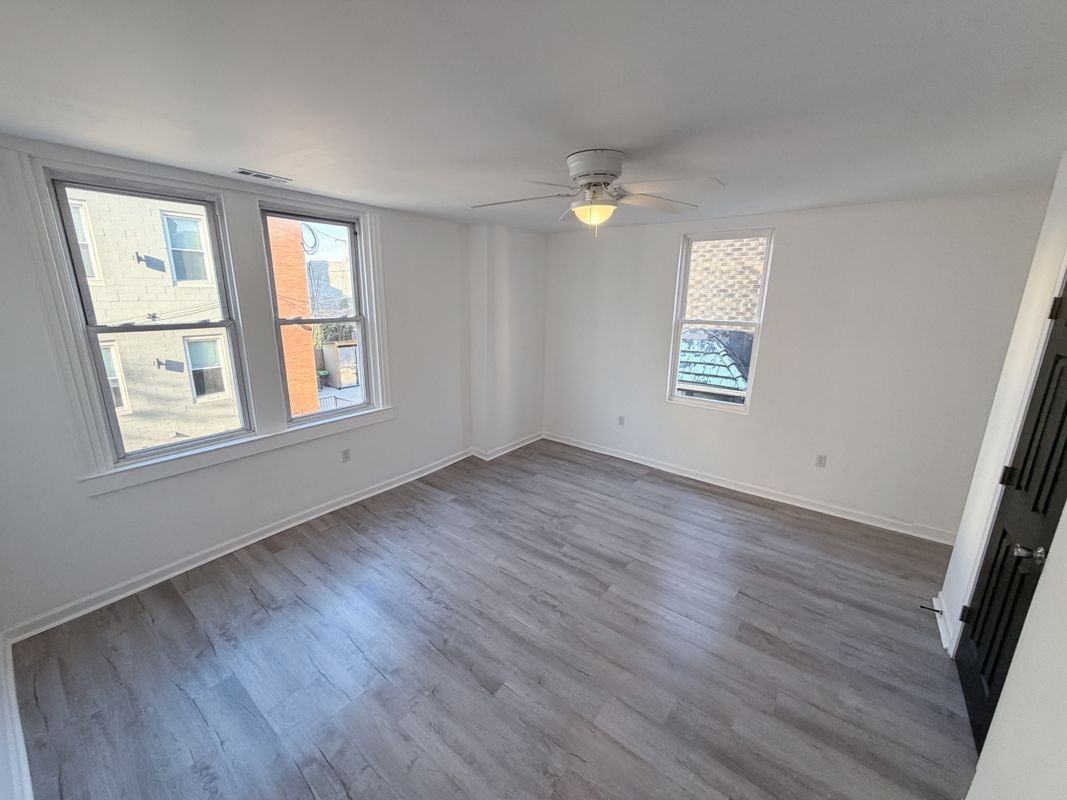 1621 N 33rd St - Photo 7 of 11