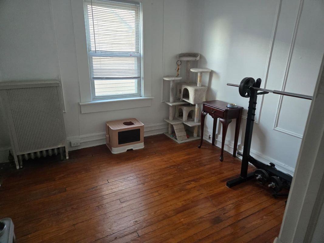 144 Mapes Ave - Photo 4 of 8