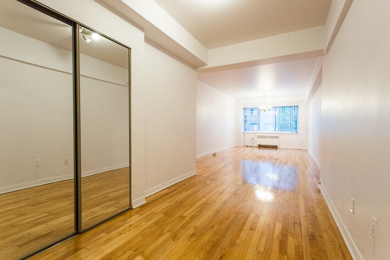 6920 Av Fielding — photo 1