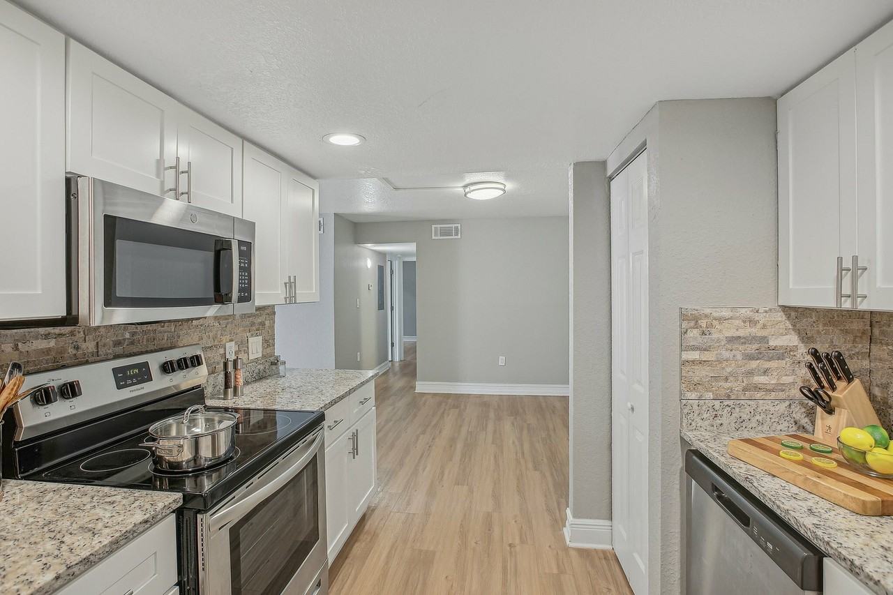 Seastone Apartments - Photo 4 of 37