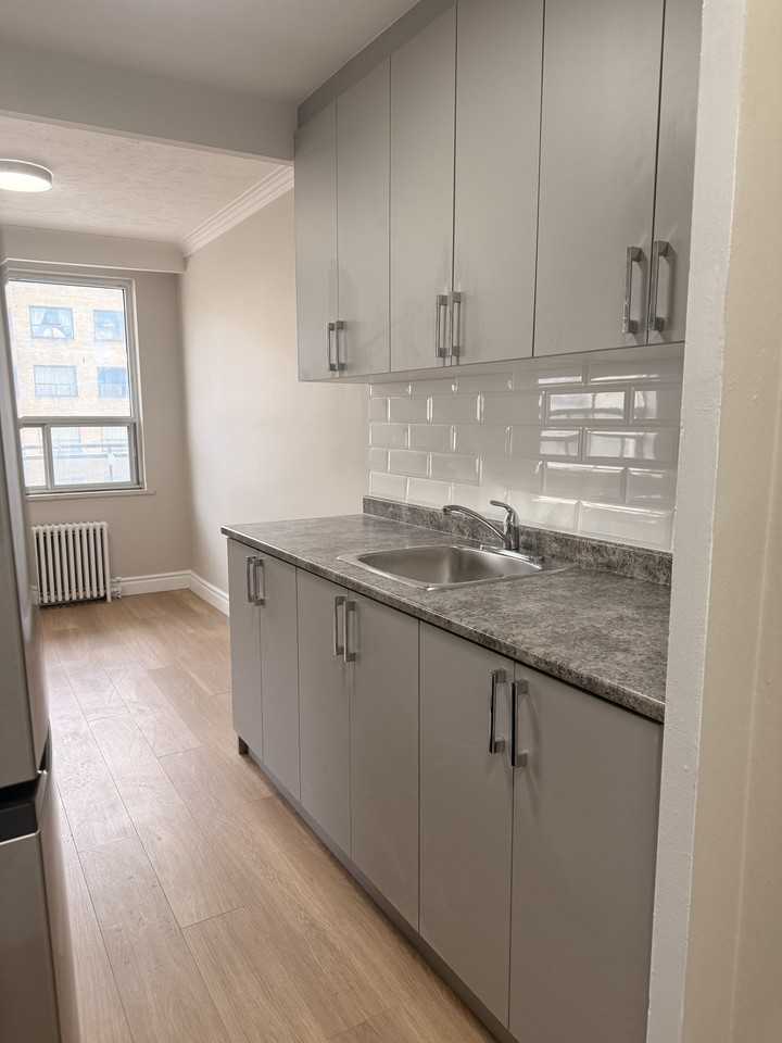 1817-1827 Victoria Park - Photo 3 of 17