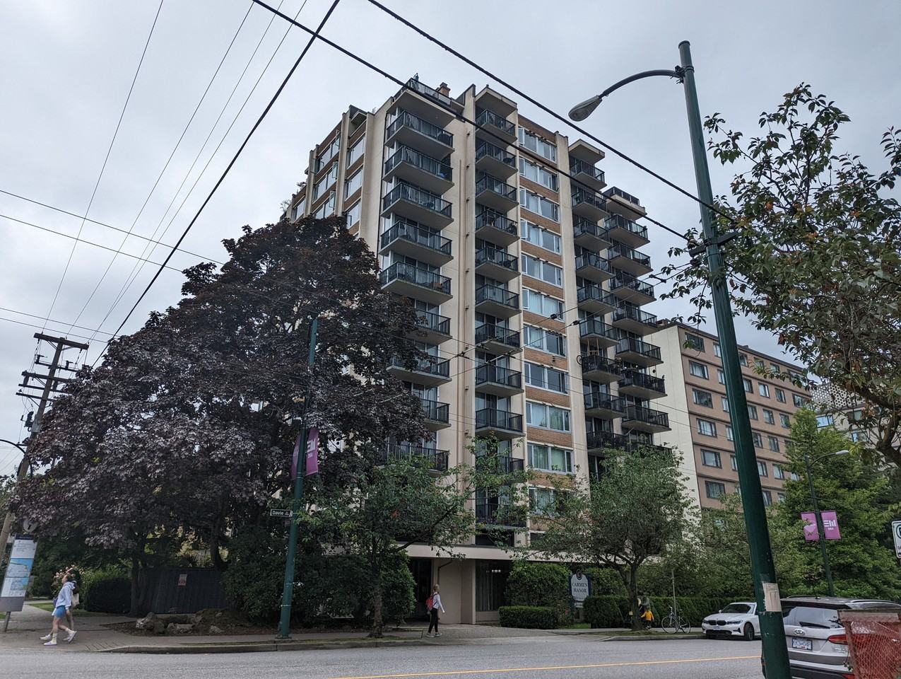 Carmen Manor - Photo 2 of 5