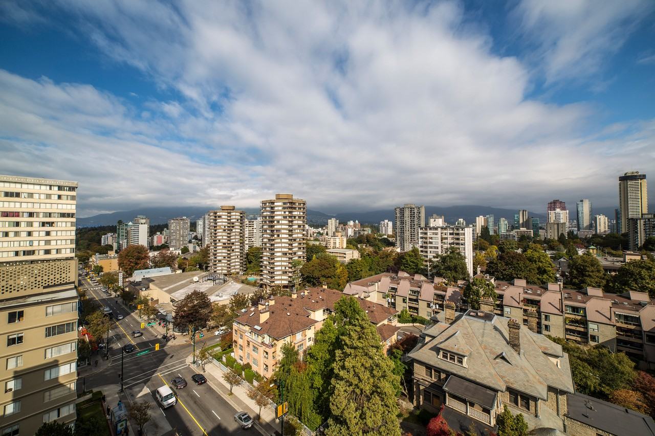 Carmen Manor - Photo 4 of 5