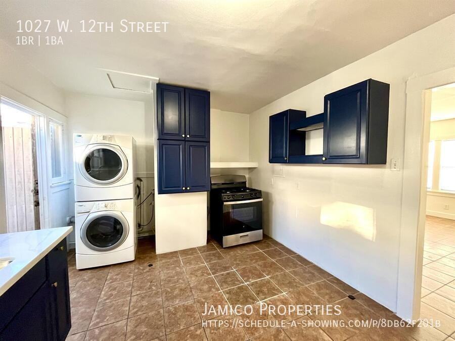 1027 W 12th St - Photo 3 of 15