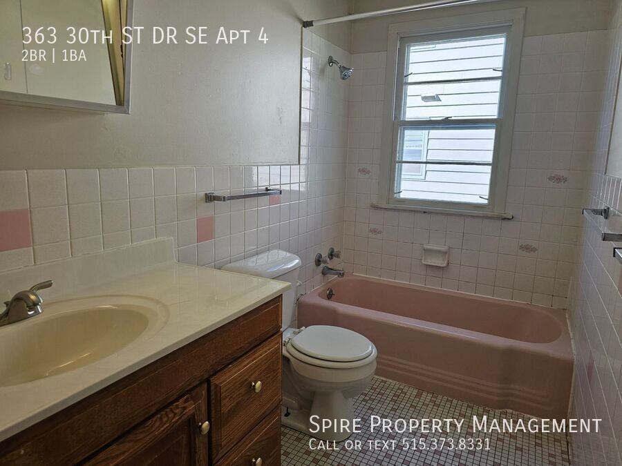 363 30th Street Dr Se Apt 4 - Photo 5 of 7
