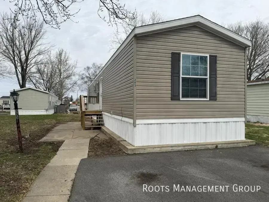 303 Carriage Lane Est #303 - Photo 2 of 25