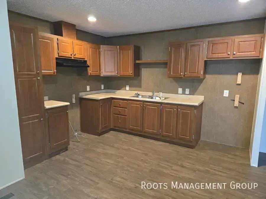 2564 Apollo Dr - Photo 4 of 19