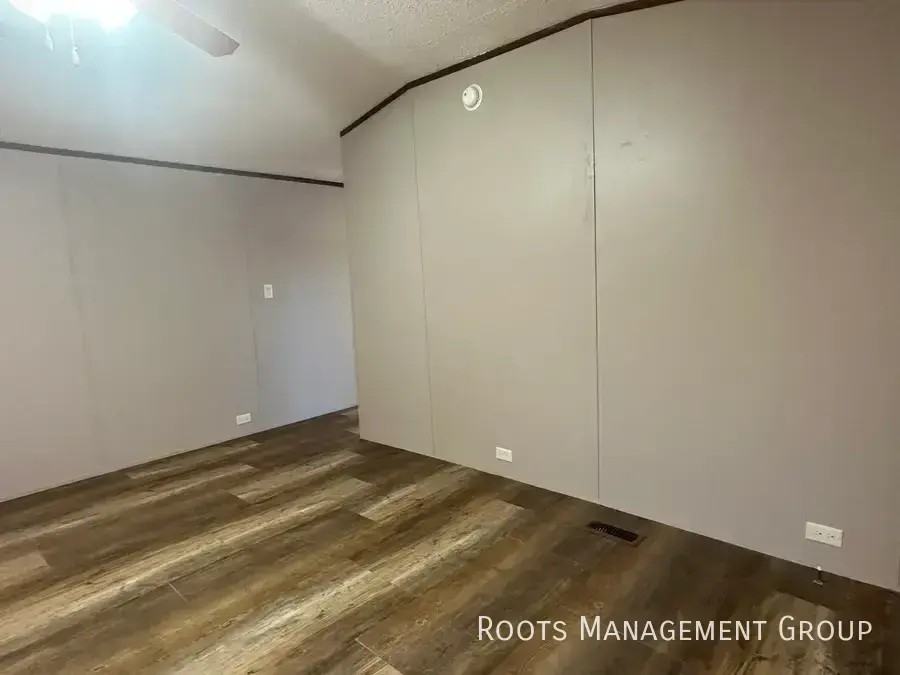 20 Riviera Courts Dr #20 - Photo 4 of 21