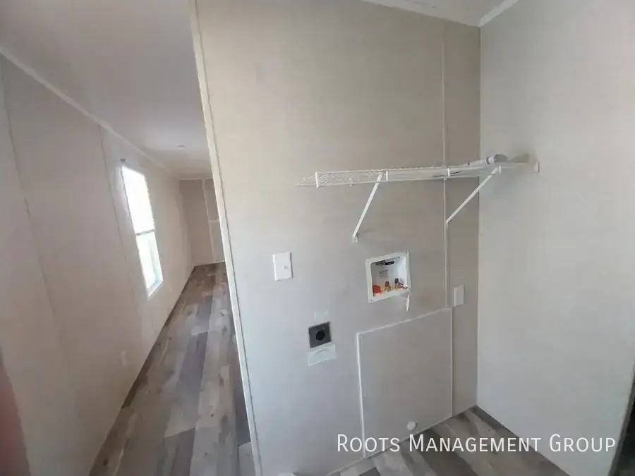1402 Winona St #1402WN - Photo 6 of 15