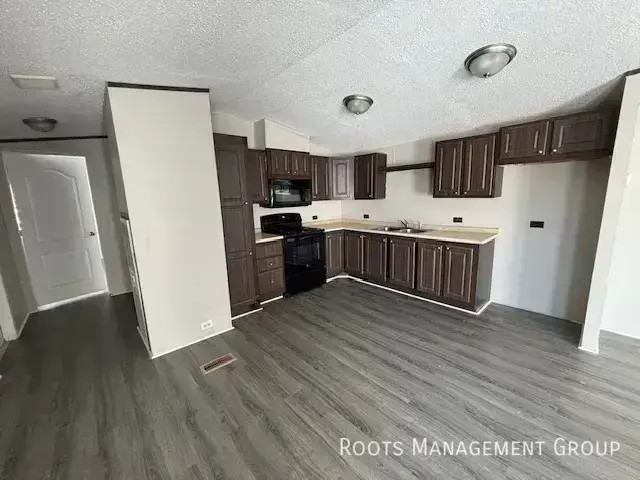 320 Rae St #15 - Photo 5 of 27