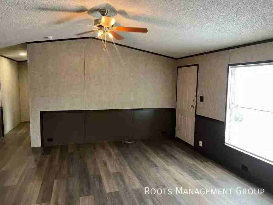 310 Scobey Ave #320 - Photo 4 of 27