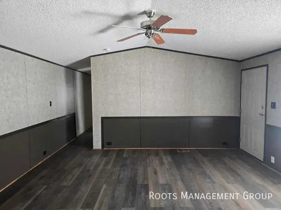310 Scobey Ave #320 - Photo 5 of 27