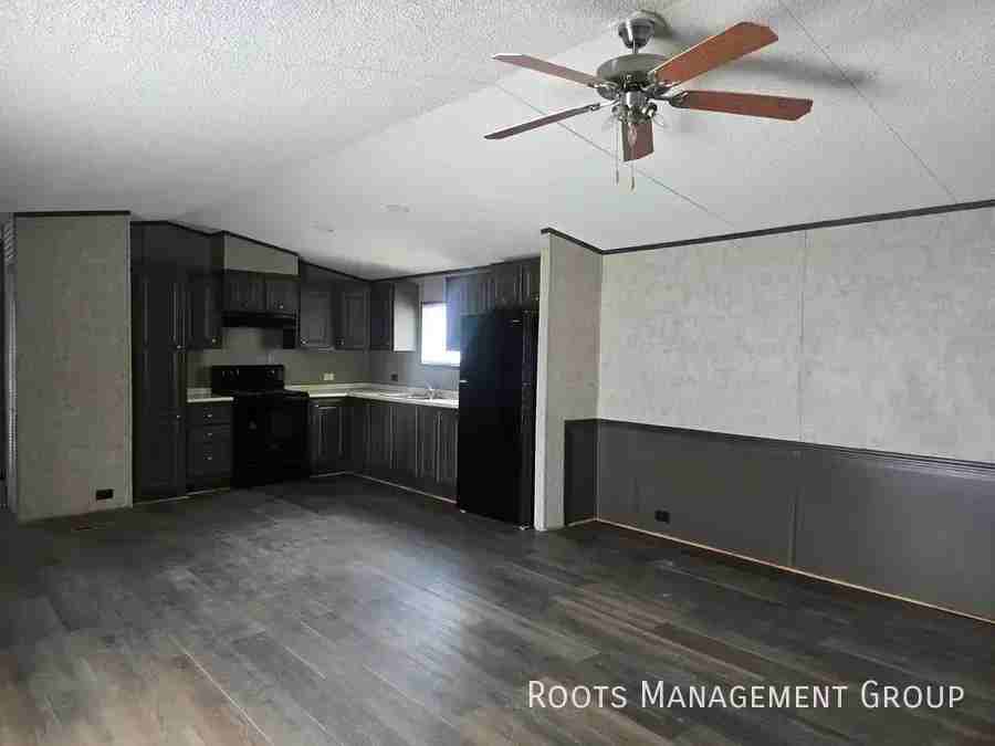 310 Scobey Ave #320 - Photo 6 of 27