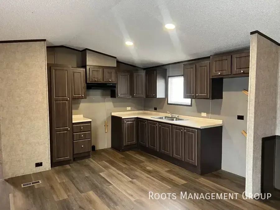 310 Scobey Ave #320 - Photo 7 of 27