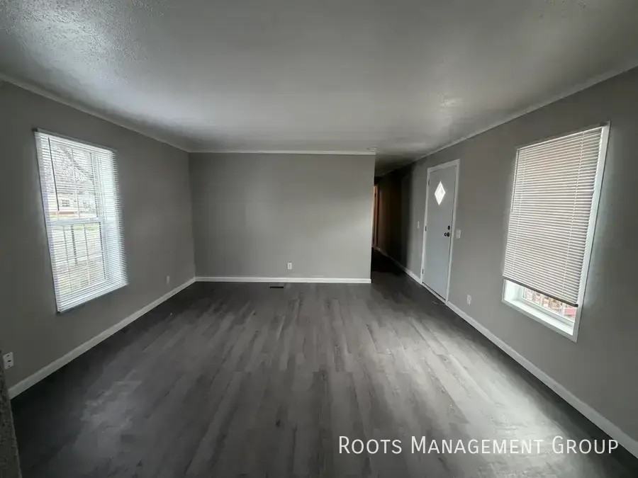 301 Carriage Lane Est #301 - Photo 3 of 13