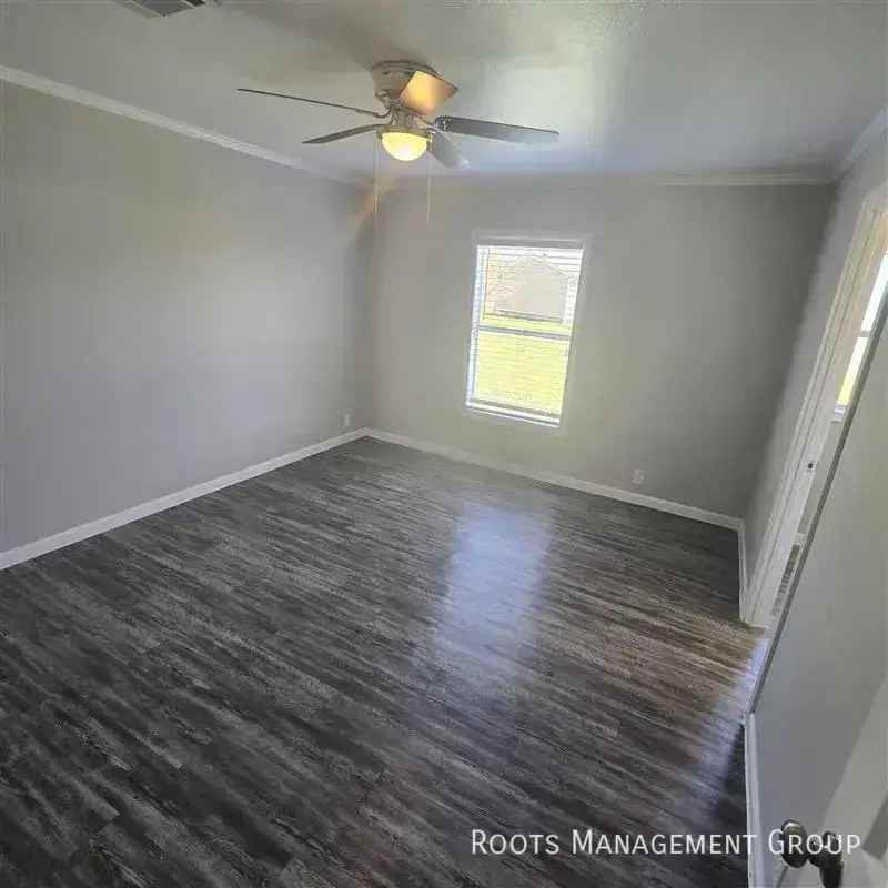 16006 Maladi Dr #16006M - Photo 5 of 21