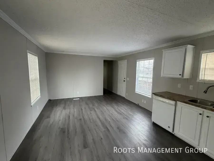302 Carriage Lane Est #302 - Photo 2 of 13