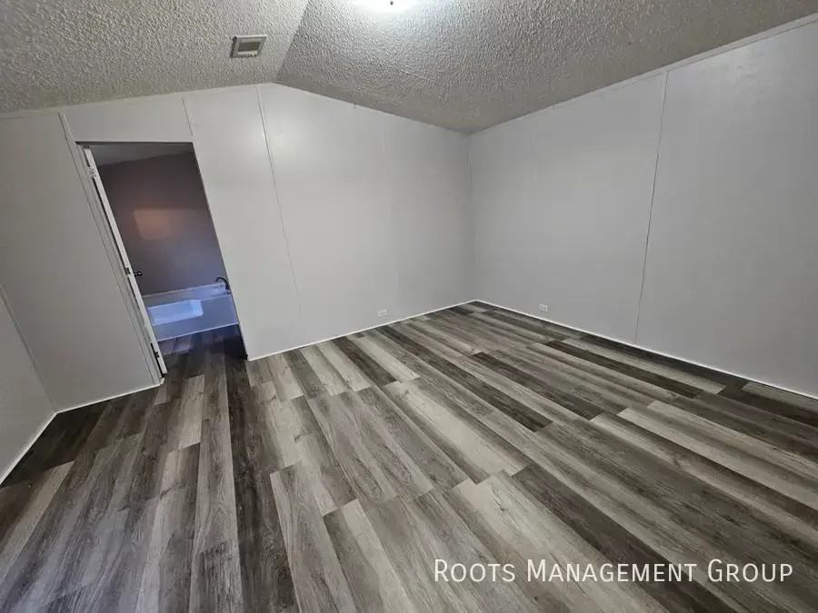 2710 W Oakridge Dr #44 - Photo 7 of 17