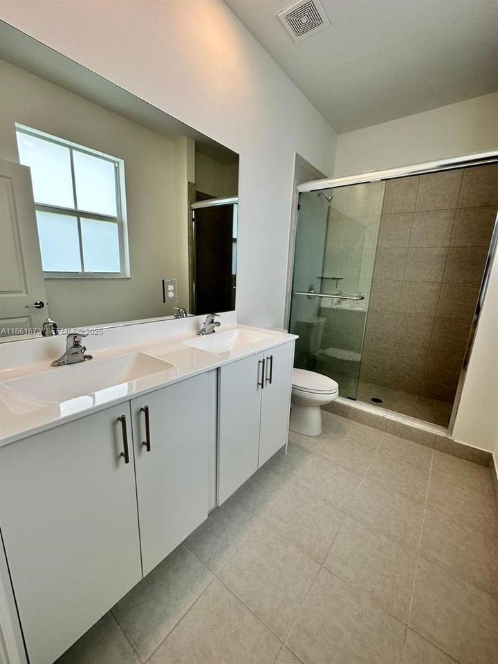 11965 Northwest 47th Manor - Photo 2 of 24