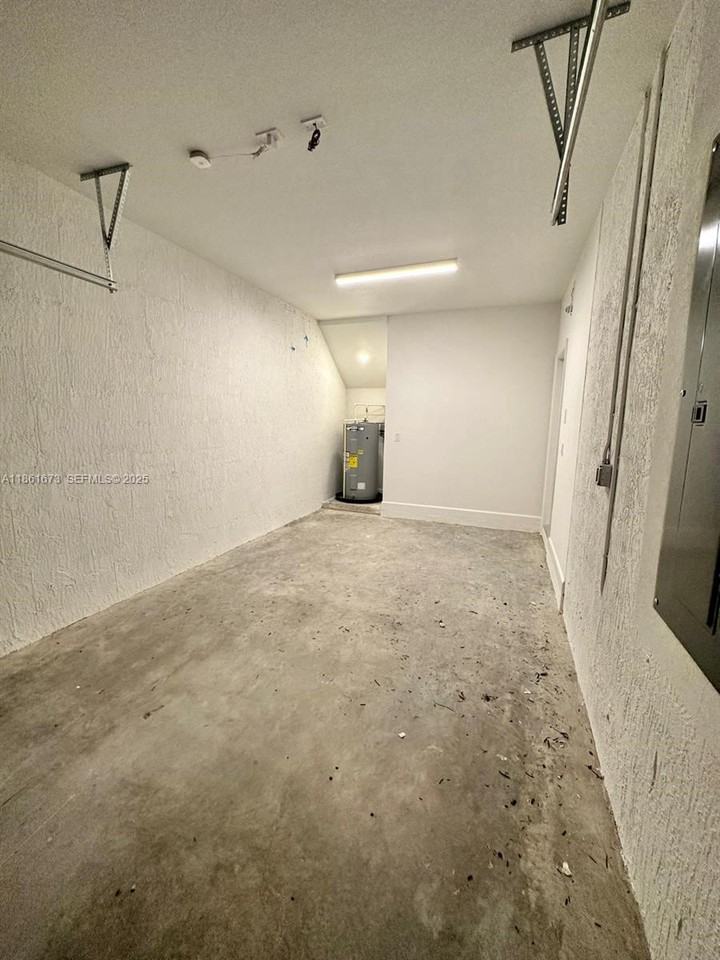 11965 Northwest 47th Manor - Photo 7 of 24