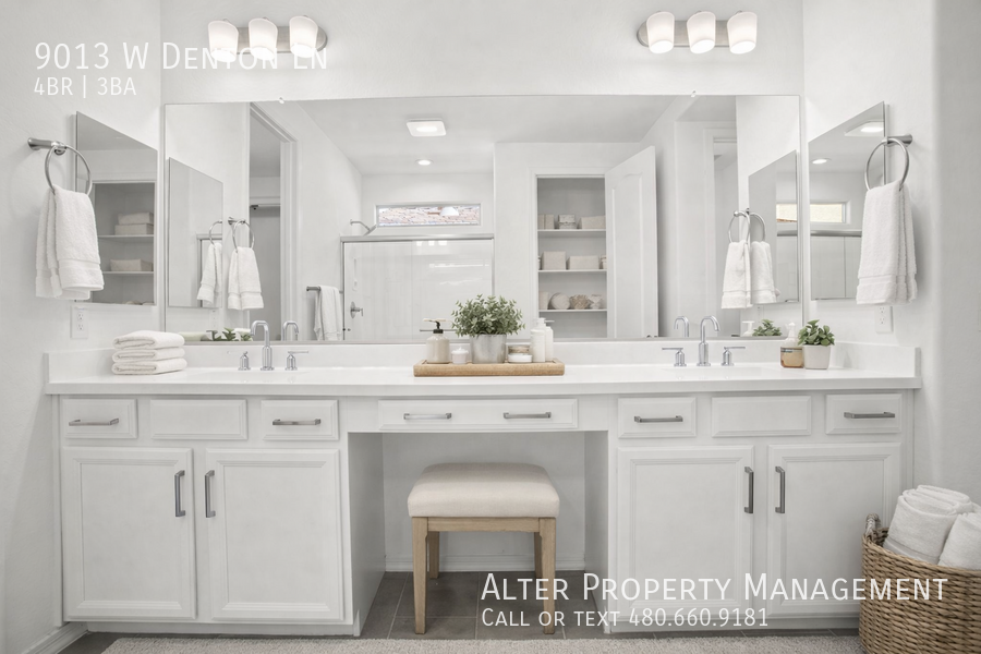 9013 W Denton Ln - Photo 7 of 47