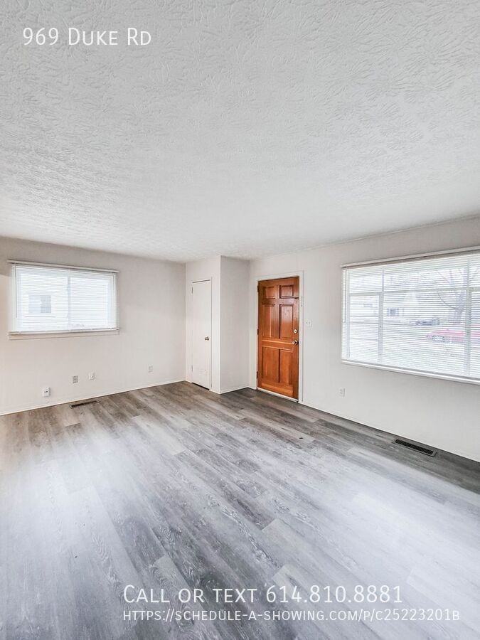 969 Duke Rd - Photo 5 of 37