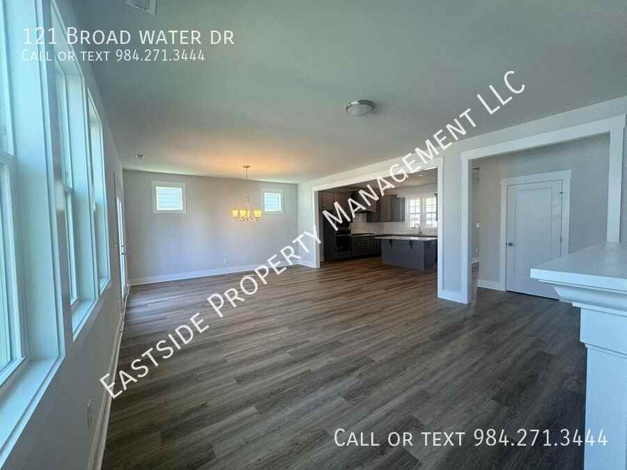 121 Broadwater Dr - Photo 6 of 25