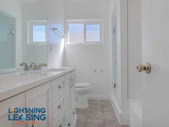 1921 S Shenandoah St #6A - Photo 3 of 9