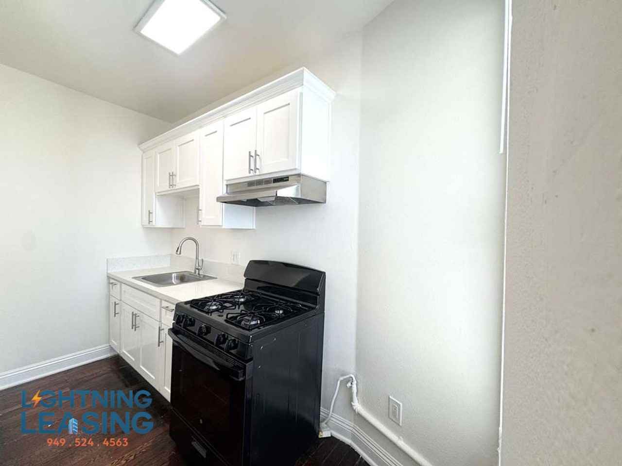 916 S Carondelet St #306A - Photo 2 of 7