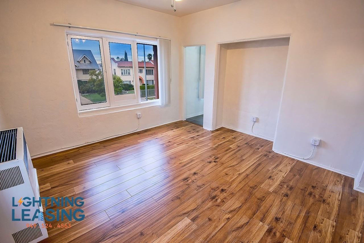 1517 1/2 S Wilton Pl #108D - Photo 2 of 10