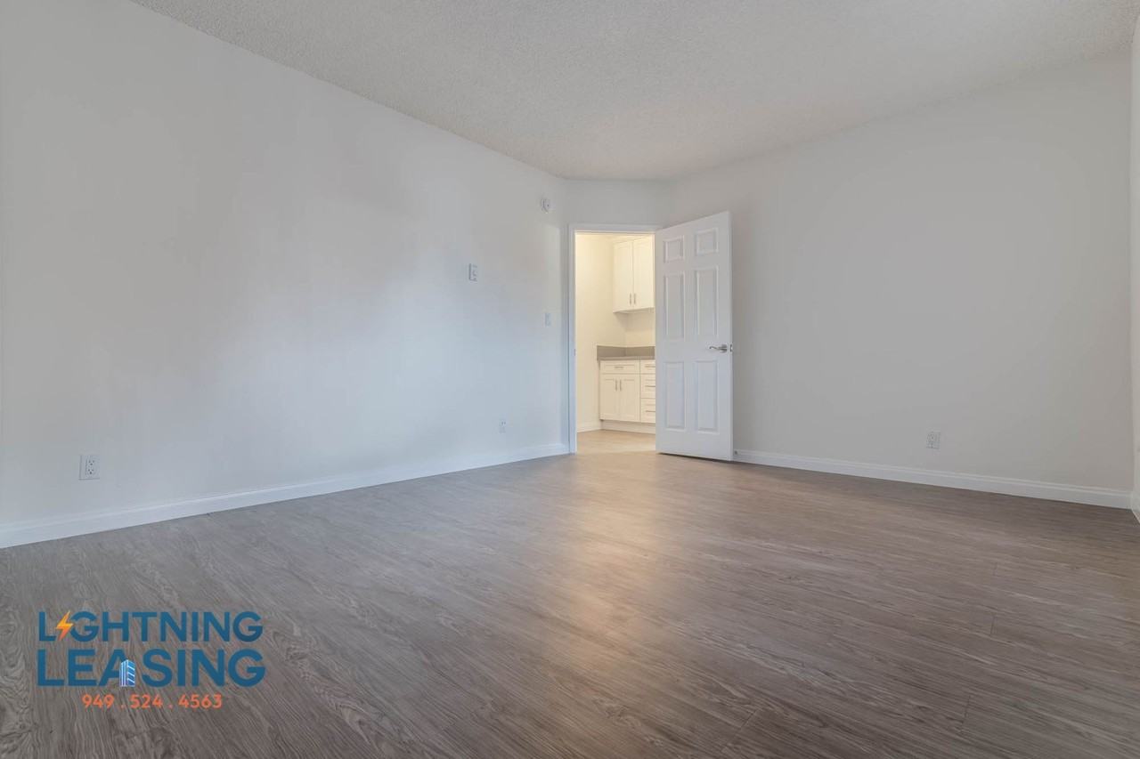 8122 Langdon Ave #25D - Photo 2 of 13