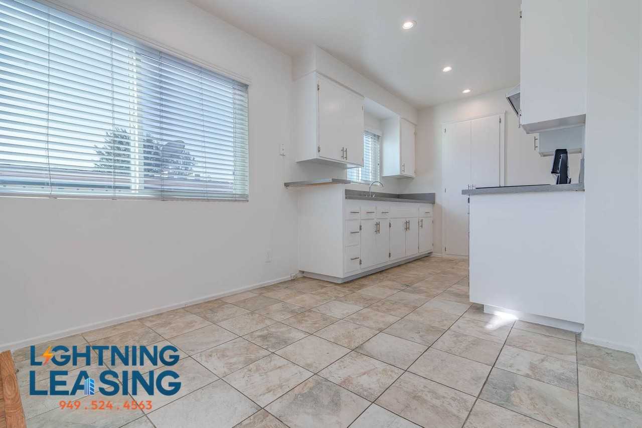 1438 S Point View St #3A - Photo 4 of 11