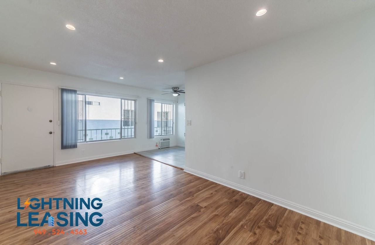 6068 Saturn St #4D - Photo 3 of 11