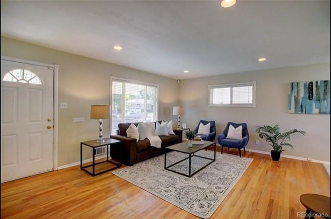 1385 Salem St - Photo 4 of 24