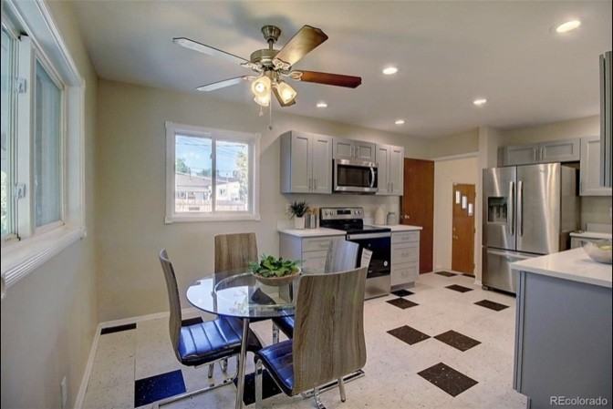 1385 Salem St - Photo 7 of 24