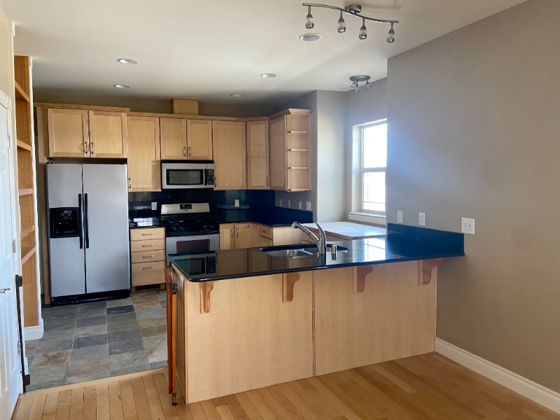 2561 Overlook Blvd - Photo 2 of 28