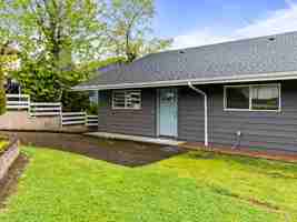 featured image of 2617 E Mcloughlin Blvd