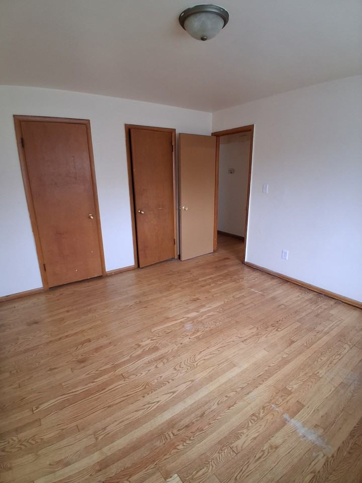 4640 N 52nd St - Photo 3 of 7