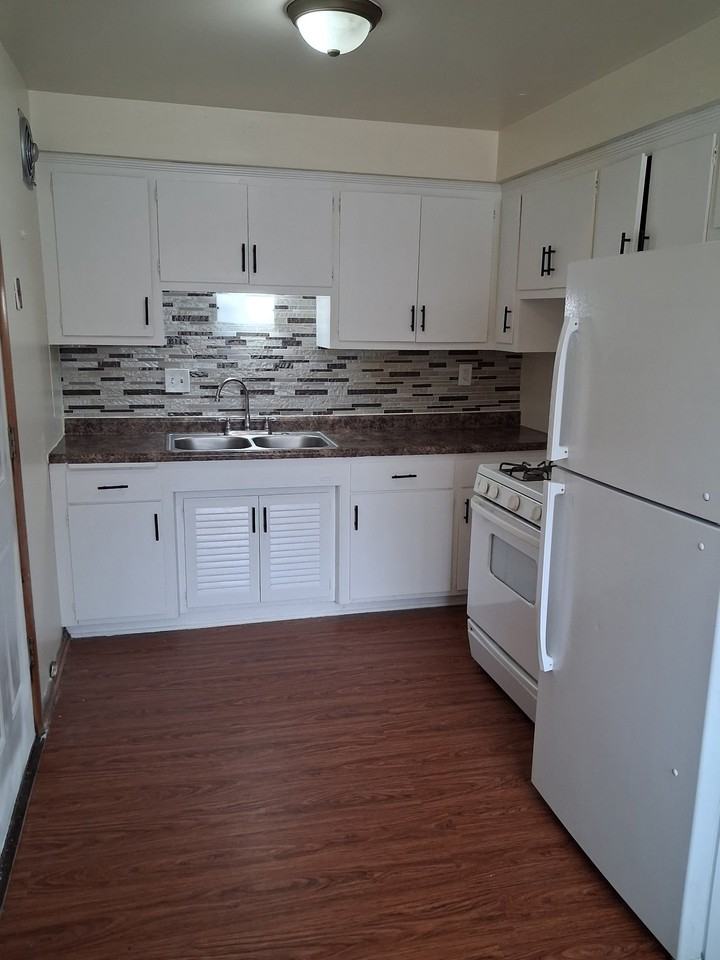 4640 N 52nd St - Photo 4 of 7