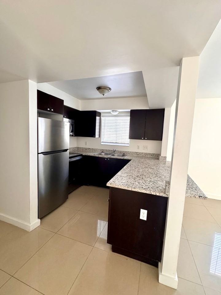 Portofino at Largo - Photo 4 of 50