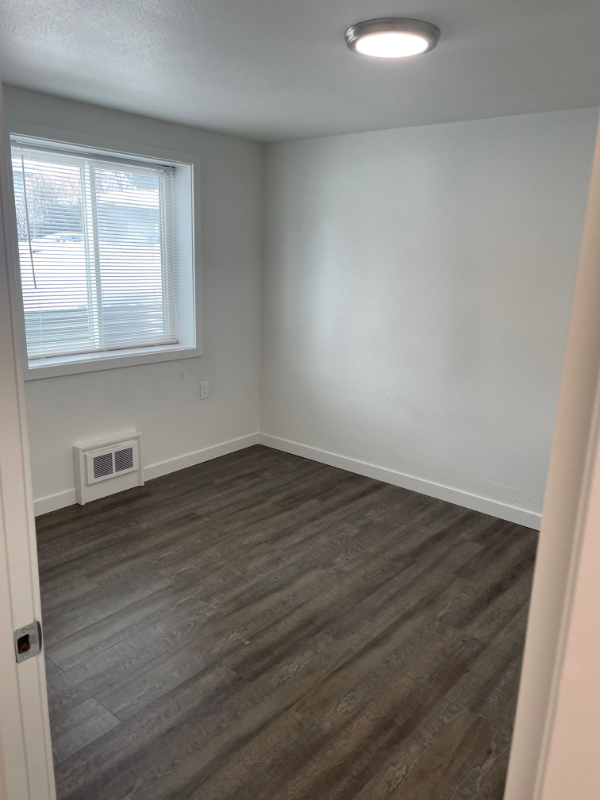 416 N 16th Ave - Photo 3 of 8