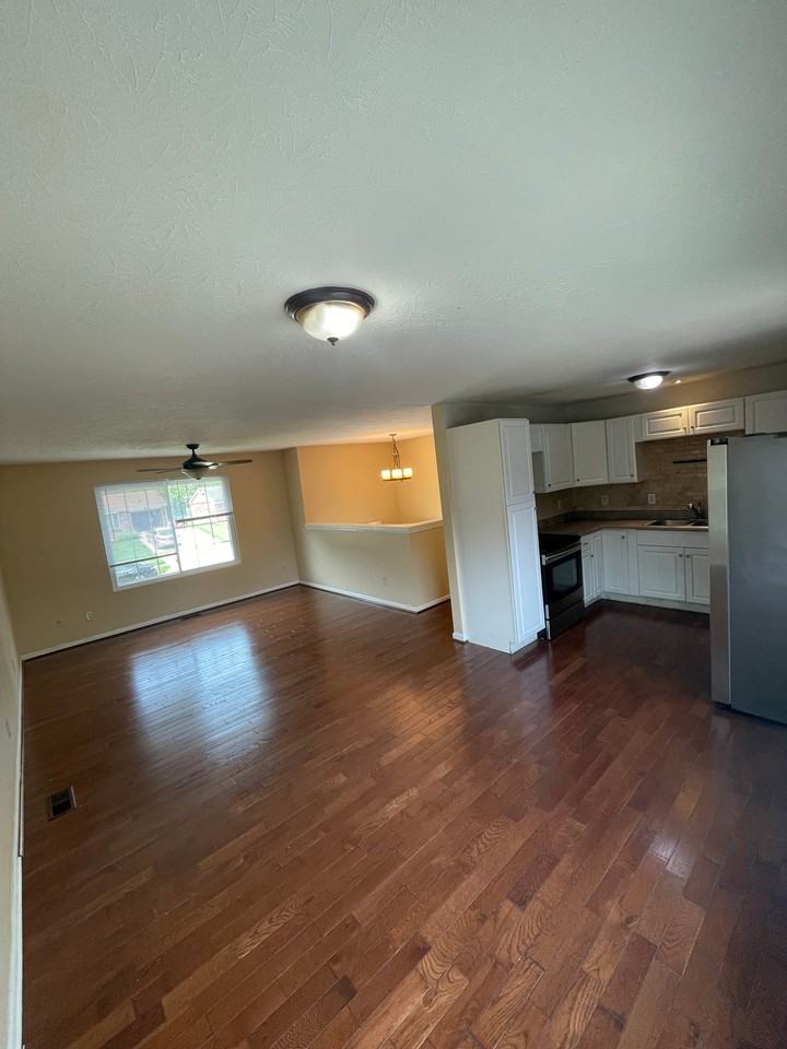 10562 Toulon Dr - Photo 6 of 14