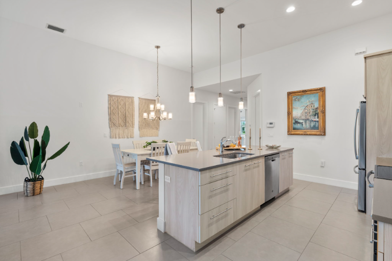 811 108th Ave N - Photo 7 of 23